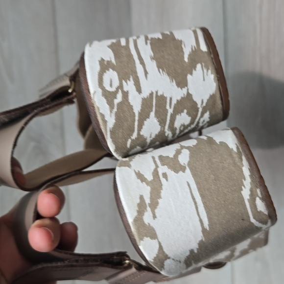 Clarks Collection Cushion Soft Women's Tan Wedge Leather Sandals Shoes Sz 8.5 - Picture 7 of 13